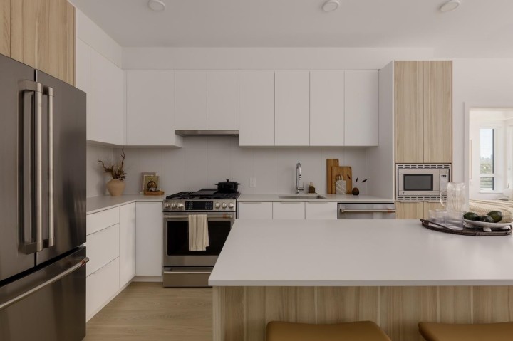 Photo 4 at 417 - 2450 Garden Drive, Grandview Woodland, Vancouver East