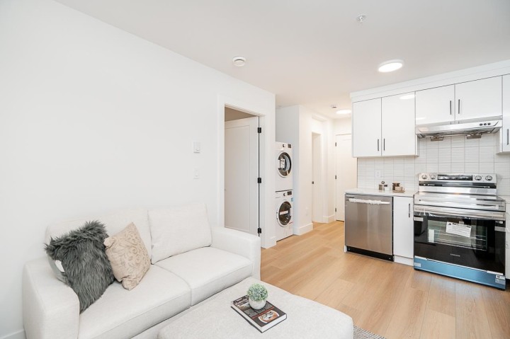 Photo 23 at 1 - 2753 Nanaimo Street, Grandview Woodland, Vancouver East
