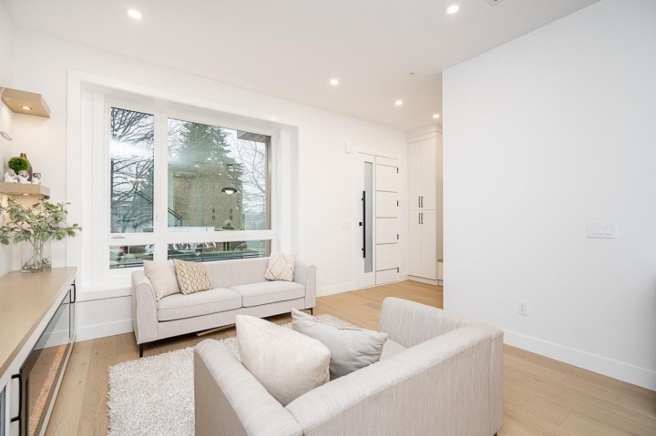 Photo 7 at 1 - 2753 Nanaimo Street, Grandview Woodland, Vancouver East