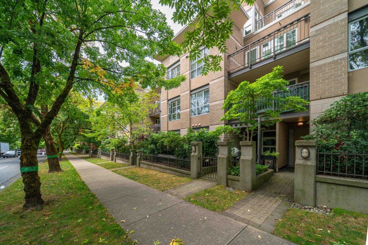 Photo 27 at 404 - 2161 W 12th Avenue, Kitsilano, Vancouver West
