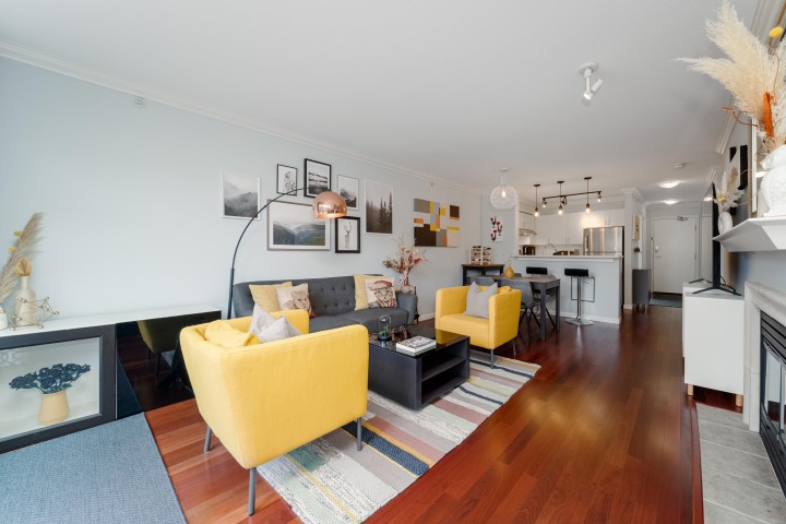 Photo 2 at 404 - 2161 W 12th Avenue, Kitsilano, Vancouver West