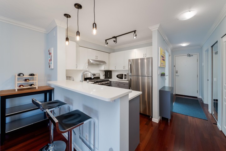 Photo 3 at 404 - 2161 W 12th Avenue, Kitsilano, Vancouver West
