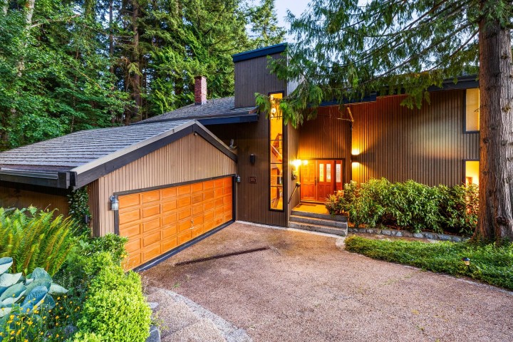 Photo 2 at 187 Rondoval Crescent, Upper Delbrook, North Vancouver