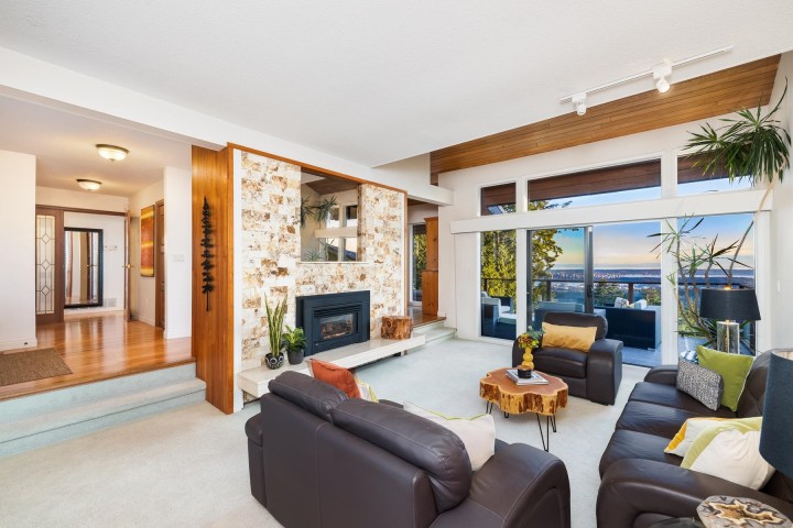 Photo 6 at 187 Rondoval Crescent, Upper Delbrook, North Vancouver