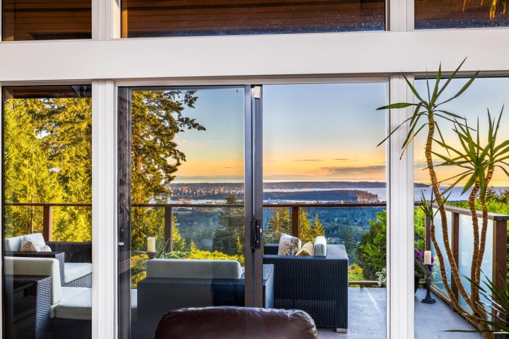 Photo 3 at 187 Rondoval Crescent, Upper Delbrook, North Vancouver