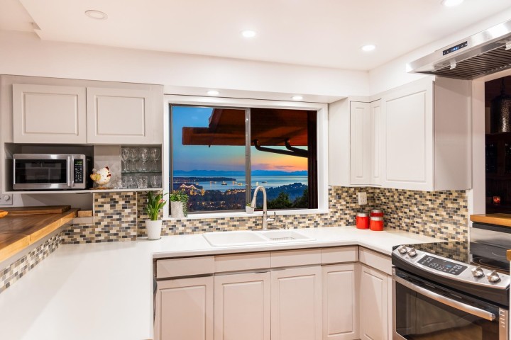 Photo 11 at 187 Rondoval Crescent, Upper Delbrook, North Vancouver