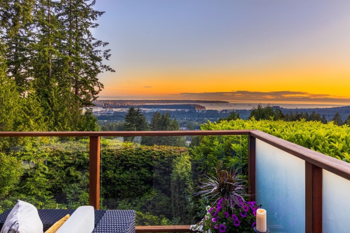 Photo 4 at 187 Rondoval Crescent, Upper Delbrook, North Vancouver