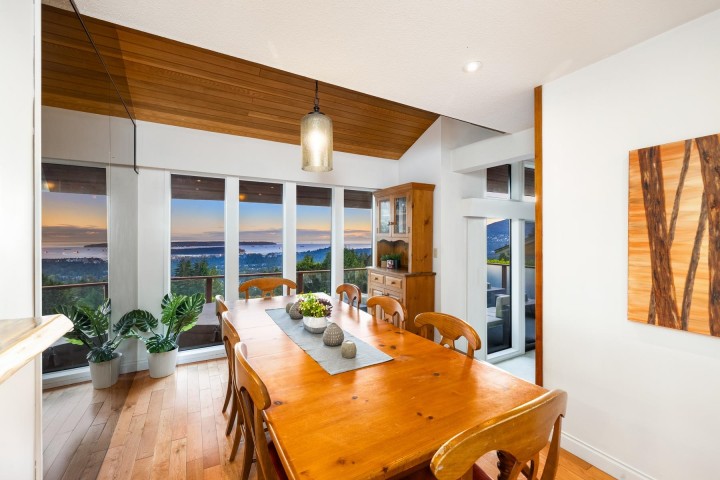 Photo 8 at 187 Rondoval Crescent, Upper Delbrook, North Vancouver