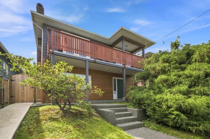 Photo 2 at 1970 Adanac Street, Hastings, Vancouver East