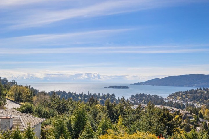 Photo 1 at 4791 Westwood Place, Cypress Park Estates, West Vancouver