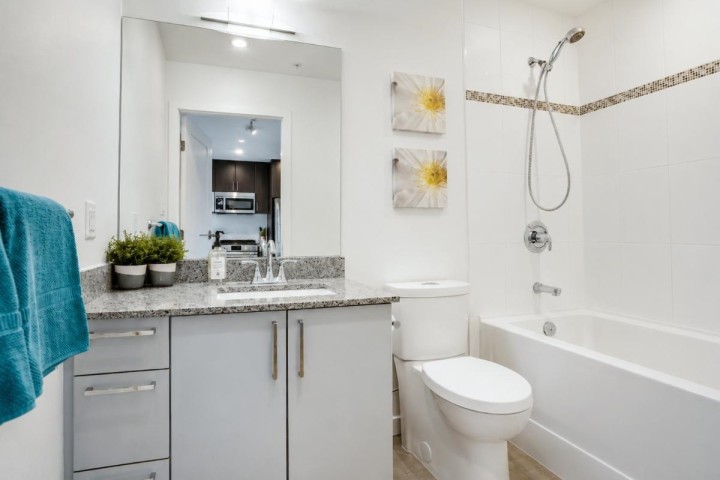 Photo 15 at 906 - 38 W 1st Avenue, False Creek, Vancouver West