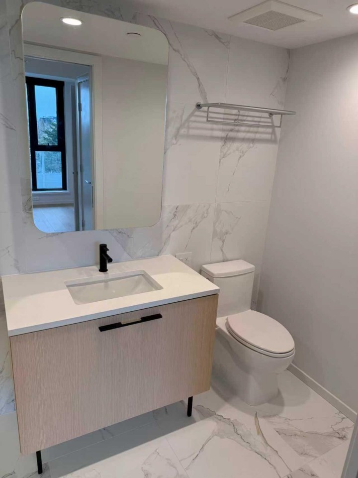 Photo 7 at 512 - 2729 Kingsway, Collingwood VE, Vancouver East
