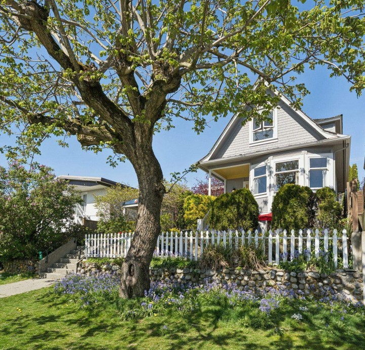 Photo 3 at 408 E 2nd Street, Lower Lonsdale, North Vancouver