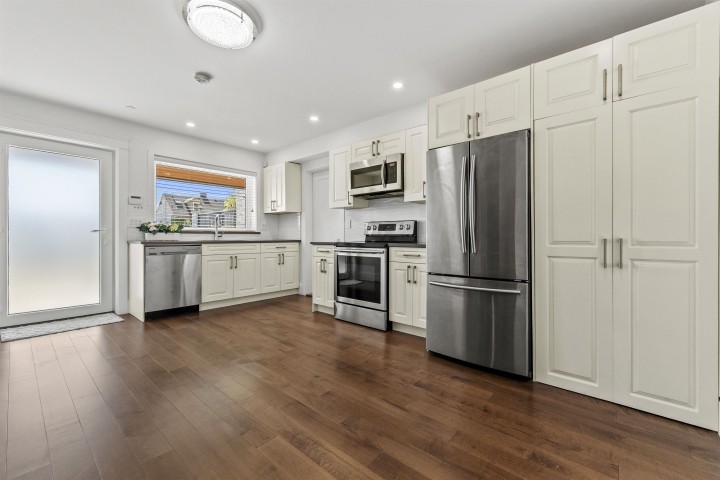 Photo 2 at 2559 Nelson Avenue, Dundarave, West Vancouver