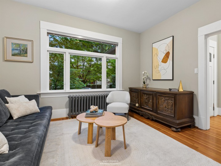 Photo 2 at 559 W 18th Avenue, Cambie, Vancouver West