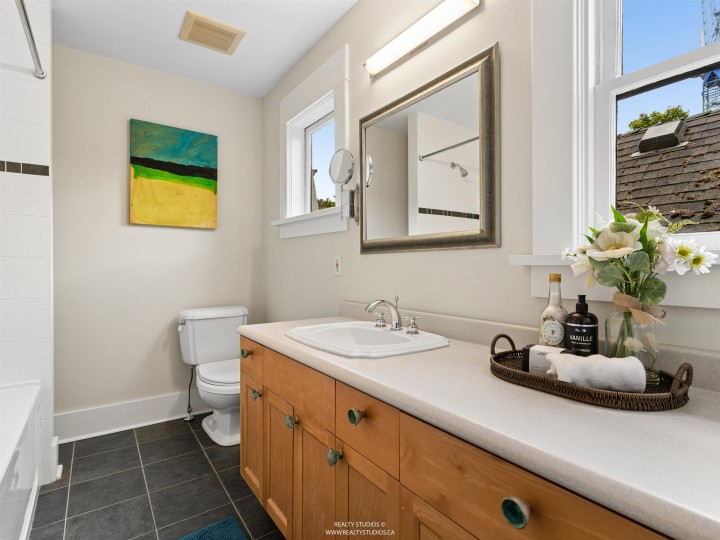 Photo 24 at 559 W 18th Avenue, Cambie, Vancouver West