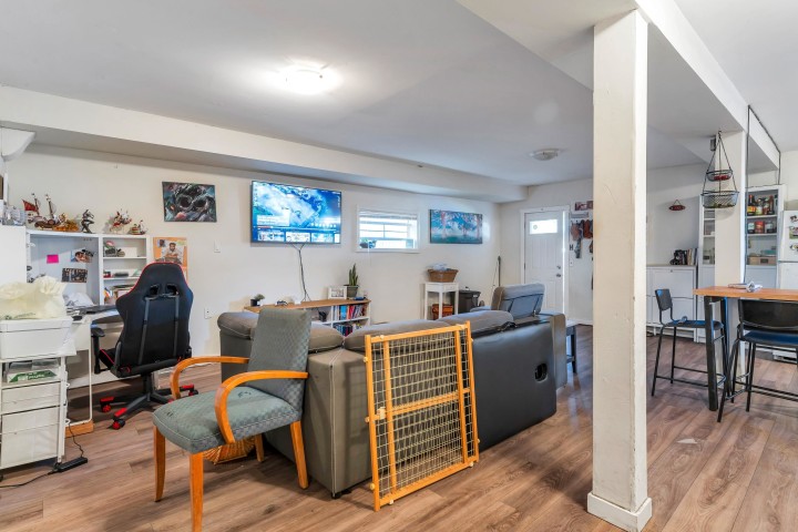 Photo 3 at 5755 Dumfries Street, Knight, Vancouver East
