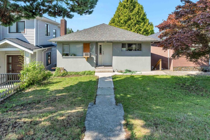 Photo 1 at 5755 Dumfries Street, Knight, Vancouver East