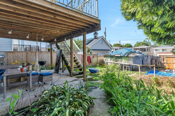 Photo 18 at 5755 Dumfries Street, Knight, Vancouver East
