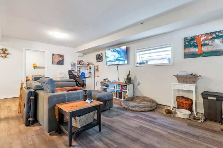Photo 4 at 5755 Dumfries Street, Knight, Vancouver East