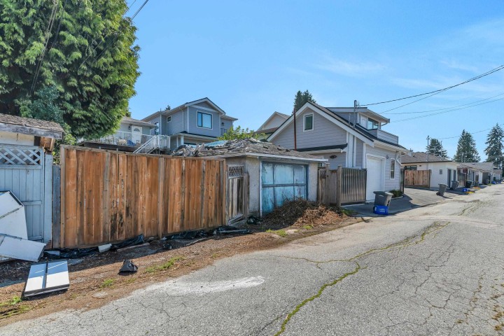 Photo 25 at 5755 Dumfries Street, Knight, Vancouver East