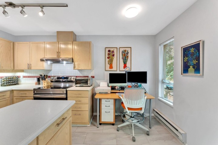 Photo 7 at 306 - 3400 Se Marinr Drive, Champlain Heights, Vancouver East