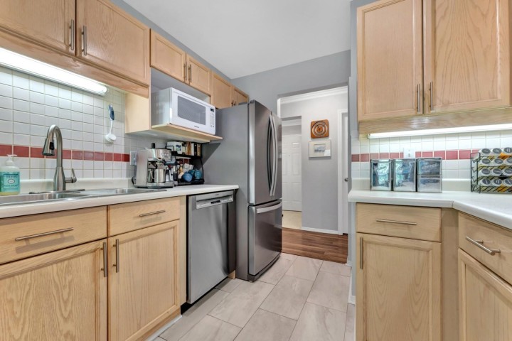 Photo 9 at 306 - 3400 Se Marinr Drive, Champlain Heights, Vancouver East