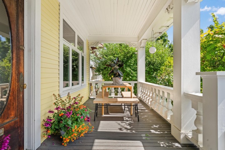 Photo 2 at 739 E 24th Avenue, Fraser VE, Vancouver East