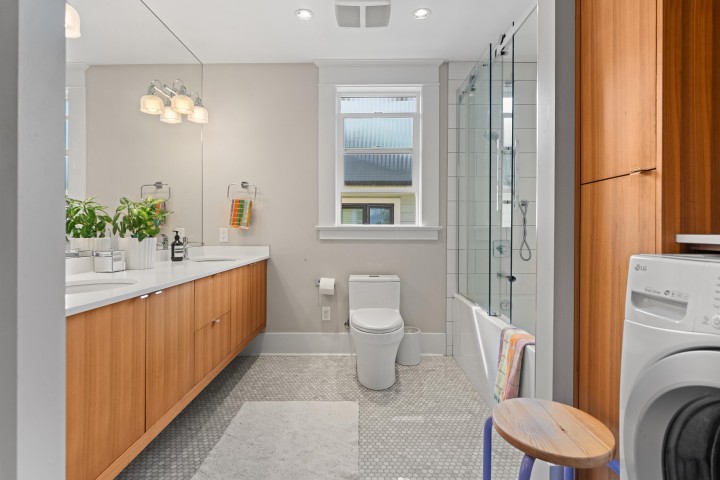 Photo 20 at 739 E 24th Avenue, Fraser VE, Vancouver East