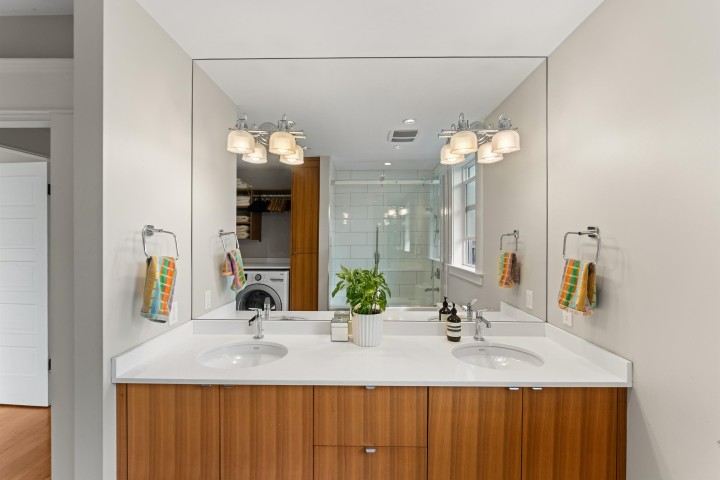 Photo 19 at 739 E 24th Avenue, Fraser VE, Vancouver East