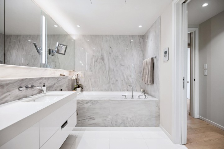 Photo 23 at 209 - 1355 Bellevue Avenue, Ambleside, West Vancouver