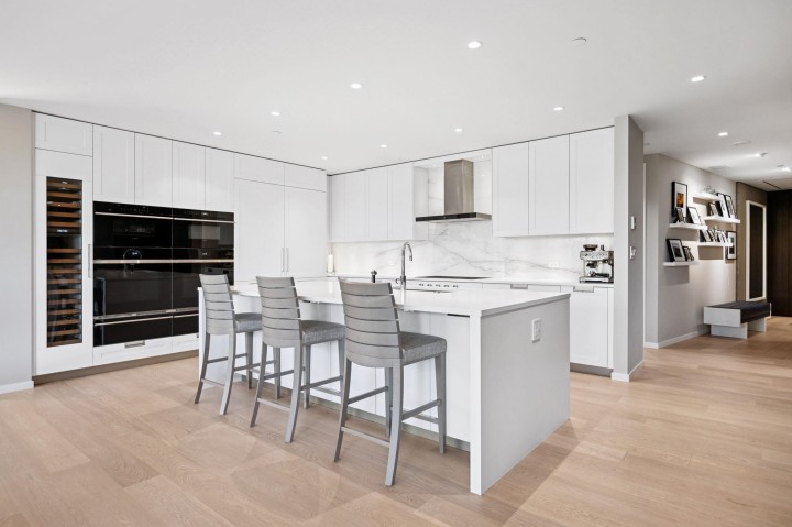 Photo 17 at 209 - 1355 Bellevue Avenue, Ambleside, West Vancouver