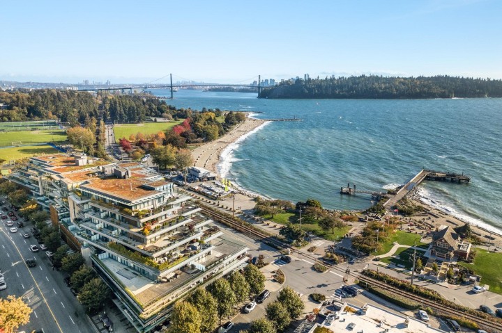 Photo 1 at 209 - 1355 Bellevue Avenue, Ambleside, West Vancouver