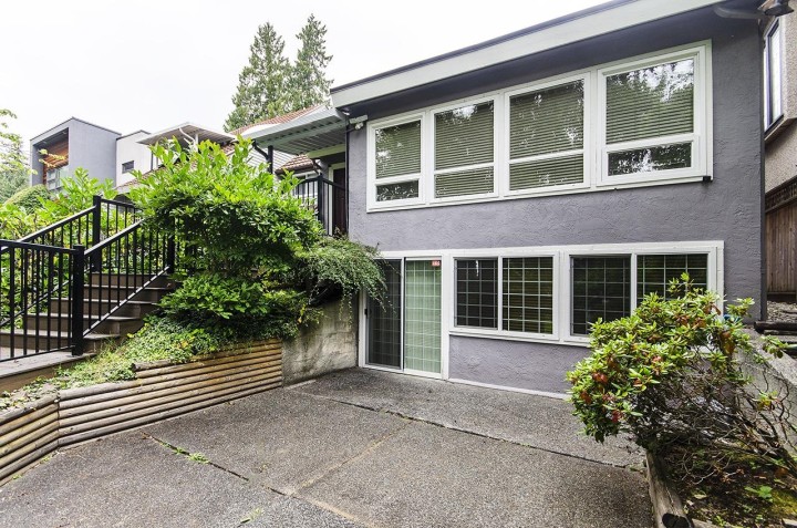 Photo 2 at 4063 W 33rd Avenue, Dunbar, Vancouver West