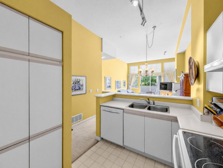 Photo 16 at 4 - 3592 Whitney Place, Champlain Heights, Vancouver East