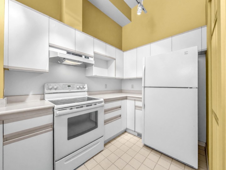 Photo 14 at 4 - 3592 Whitney Place, Champlain Heights, Vancouver East