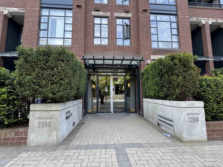 Photo 1 at 510 - 2268 Redbud Lane, Kitsilano, Vancouver West