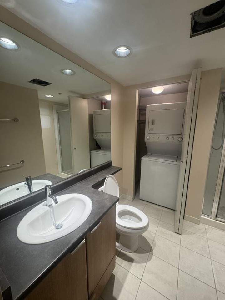Photo 17 at 406 - 1010 Richards Street, Yaletown, Vancouver West