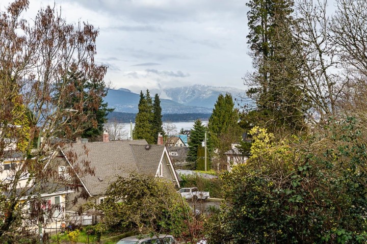 Photo 5 at 4534 W 5th Avenue, Point Grey, Vancouver West