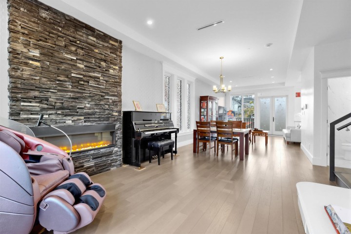 Photo 13 at 4555 W 9th Avenue, Point Grey, Vancouver West