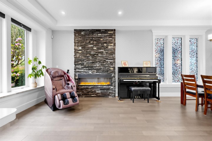 Photo 12 at 4555 W 9th Avenue, Point Grey, Vancouver West