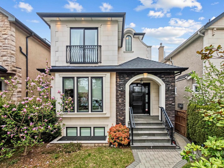 Photo 1 at 4555 W 9th Avenue, Point Grey, Vancouver West