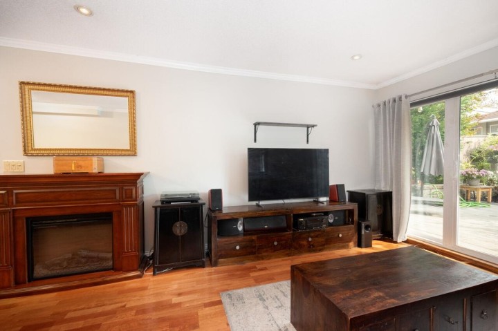 Photo 10 at 112 - 2250 Oxford Street, Hastings, Vancouver East