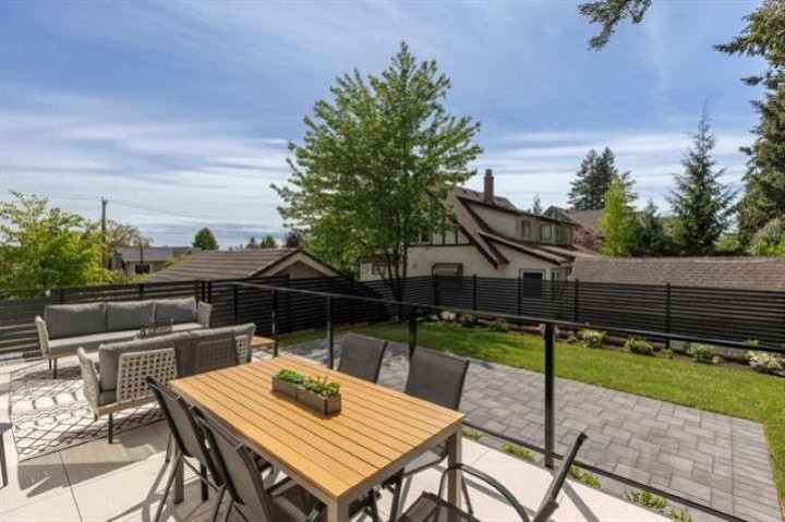 Photo 6 at 2 - 5061 Blenheim Street, Dunbar, Vancouver West