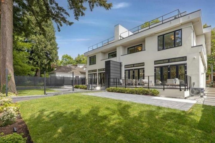 Photo 9 at 2 - 5061 Blenheim Street, Dunbar, Vancouver West