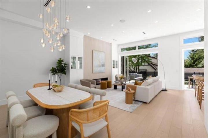 Photo 15 at 2 - 5061 Blenheim Street, Dunbar, Vancouver West