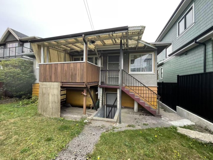 Photo 5 at 1621 E 58th Avenue, Fraserview VE, Vancouver East