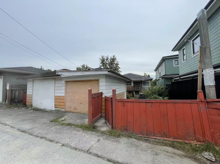 Photo 4 at 1621 E 58th Avenue, Fraserview VE, Vancouver East