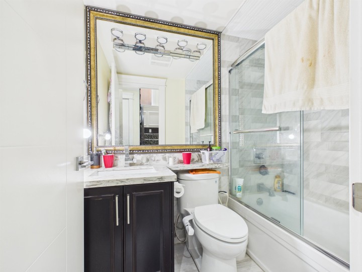 Photo 17 at 426 E 63 Avenue, South Vancouver, Vancouver East