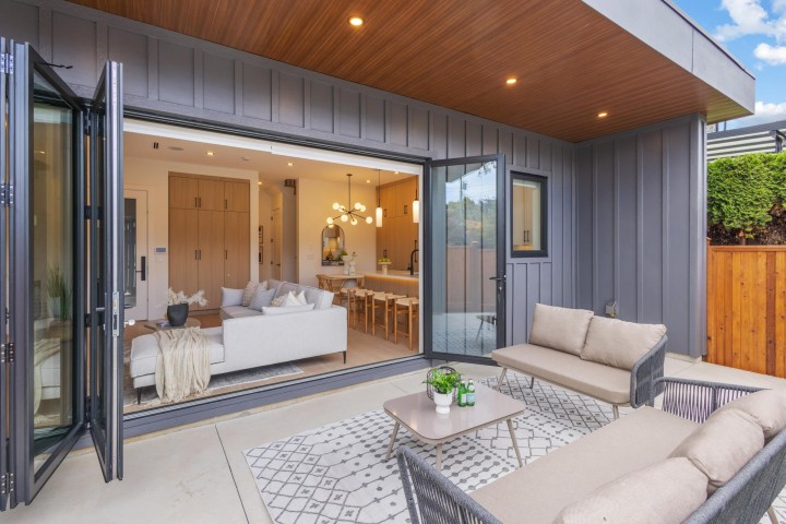 Photo 1 at 2 - 3873 W 22nd Avenue, Dunbar, Vancouver West